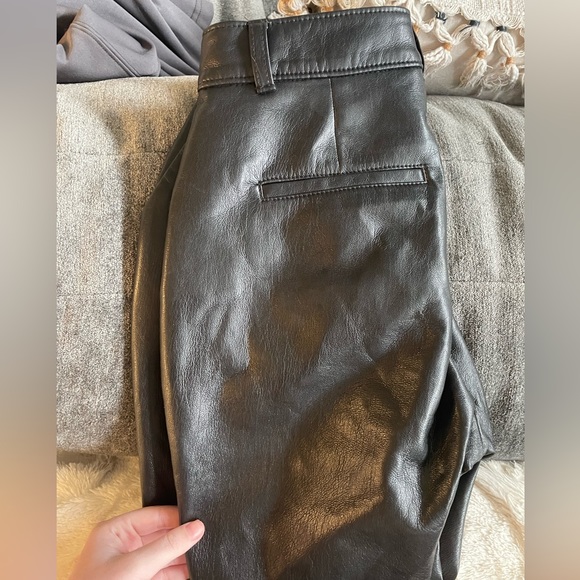Aritzia Babaton Command Sold Out Aritzia Vegan Black Leather Pants Sz 4 - Picture 10 of 17